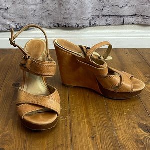 Frye Alexa cross cross tan leather wedge sandals size 9.5M
